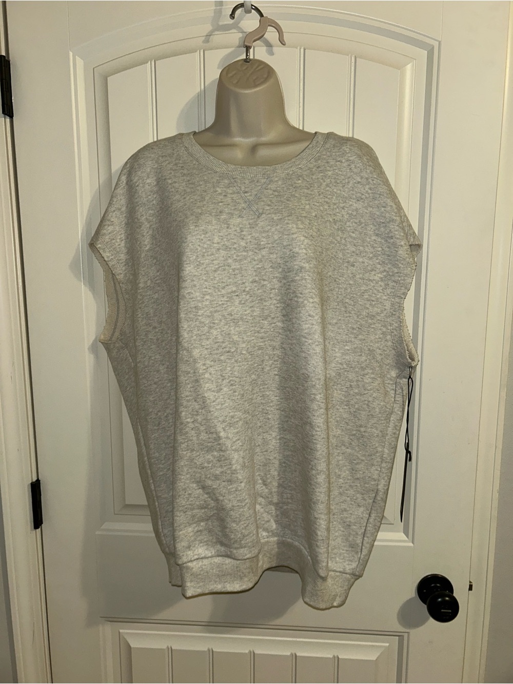 NWT Wear it to Heart Sleeveless Crewneck Sweatshirt in Oatmeal Sz L